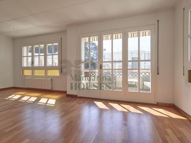 3 soveværelse Lejlighed til salg i Centre, Lloret de Mar med garage - € 325.000 (Ref: 9859676)