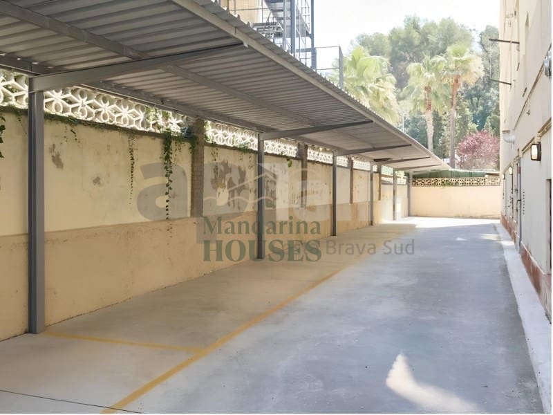 3 soveværelse Lejlighed til salg i Lloret de Mar med garage - € 325.000 (Ref: 9859676)