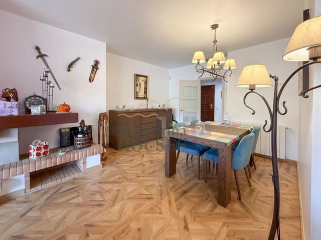 3 soveværelse Villa til salg i Centre, Lloret de Mar med garage - € 368.000 (Ref: 9864982)