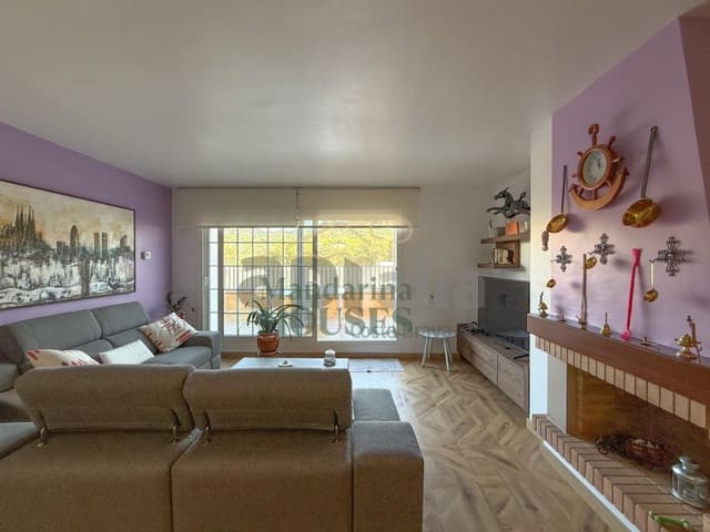 3 soveværelse Villa til salg i Centre, Lloret de Mar med garage - € 368.000 (Ref: 9864982)