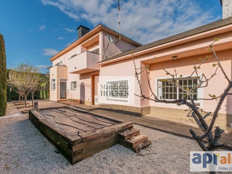 7 chambre Villa/Maison à vendre à Sant Pere de Vilamajor avec piscine garage - 829 000 € (Ref: 9889997)
