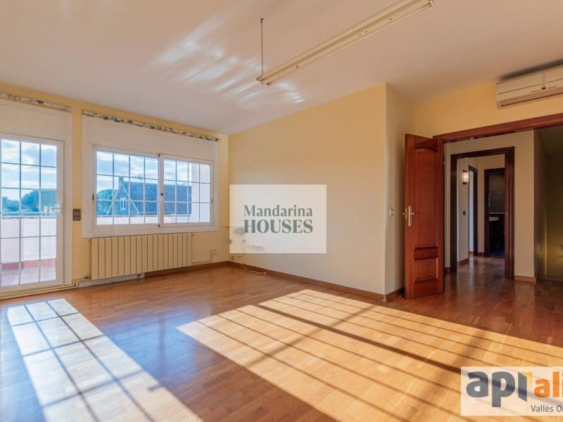 7 chambre Villa/Maison à vendre à Sant Pere de Vilamajor avec piscine garage - 829 000 € (Ref: 9889997)