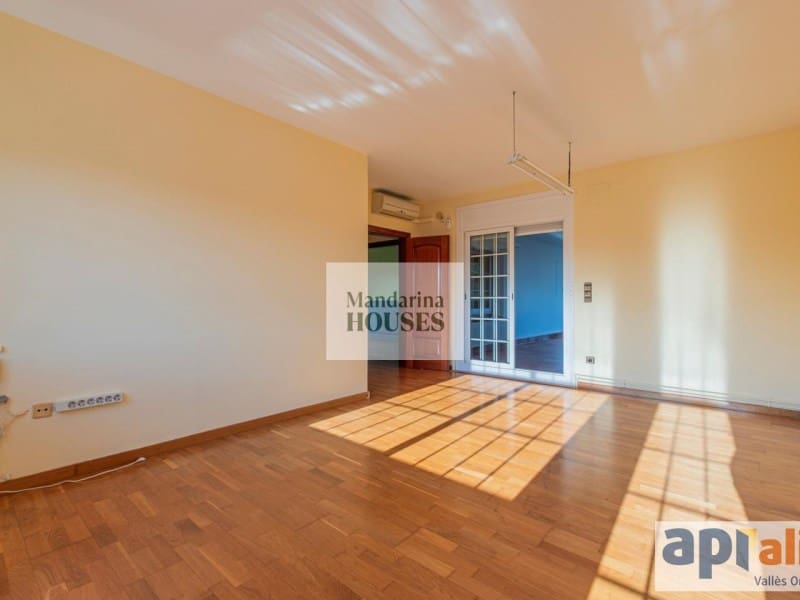 7 chambre Villa/Maison à vendre à Sant Pere de Vilamajor avec piscine garage - 829 000 € (Ref: 9889997)