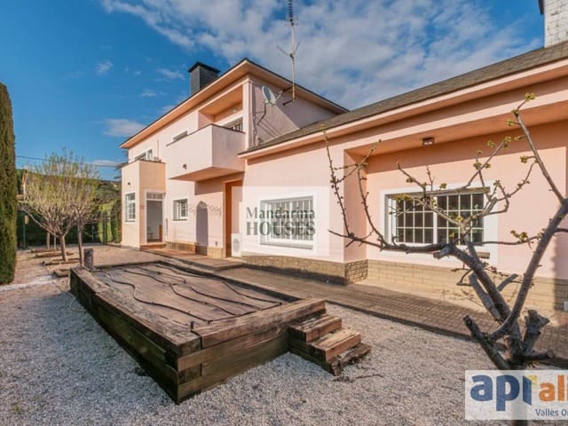 7 soverom Villa til salgs i Sant Pere de Vilamajor med svømmebasseng garasje - € 829 000 (Ref: 9889997)