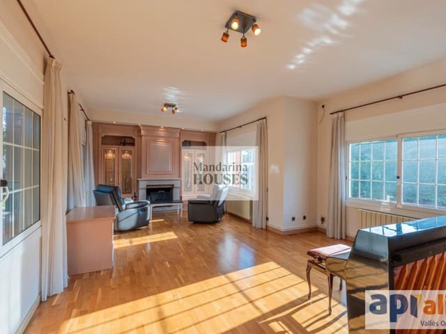 7 soverom Villa til salgs i Sant Pere de Vilamajor med svømmebasseng garasje - € 829 000 (Ref: 9889997)