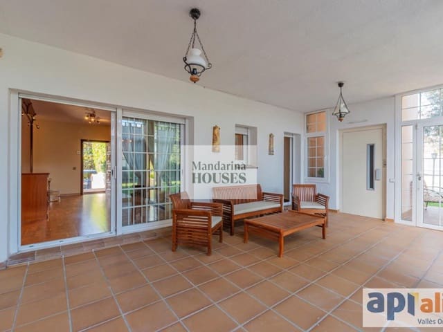7 soverom Villa til salgs i Sant Pere de Vilamajor med svømmebasseng garasje - € 829 000 (Ref: 9889997)