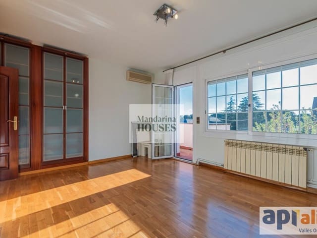 7 soverom Villa til salgs i Sant Pere de Vilamajor med svømmebasseng garasje - € 829 000 (Ref: 9889997)