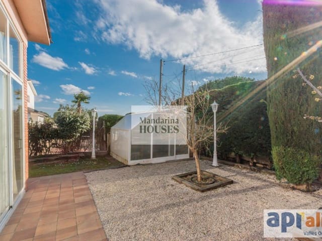7 soverom Villa til salgs i Sant Pere de Vilamajor med svømmebasseng garasje - € 829 000 (Ref: 9889997)