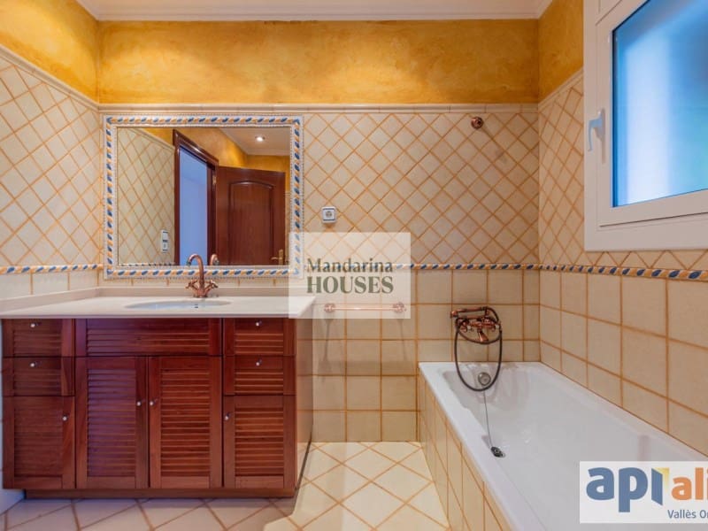 7 chambre Villa/Maison à vendre à Sant Pere de Vilamajor avec piscine garage - 829 000 € (Ref: 9889997)