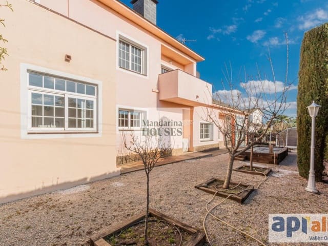 7 soverom Villa til salgs i Sant Pere de Vilamajor med svømmebasseng garasje - € 829 000 (Ref: 9889997)