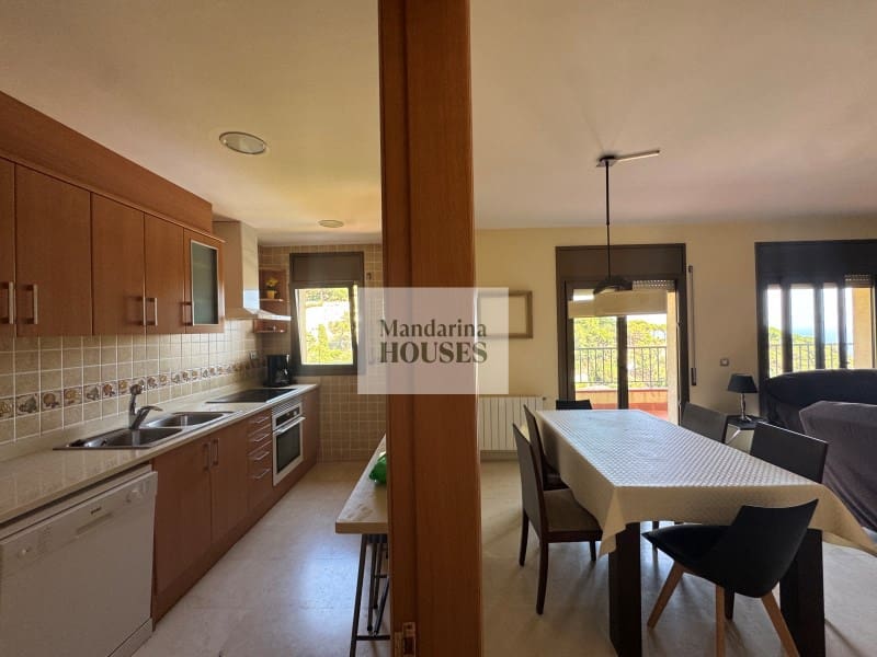 4 bedroom Villa for sale in Tossa de Mar with garage - € 911,000 (Ref: 9937791)