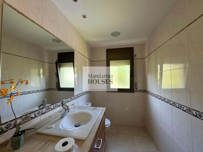 4 bedroom Villa for sale in Tossa de Mar with garage - € 911,000 (Ref: 9937791)