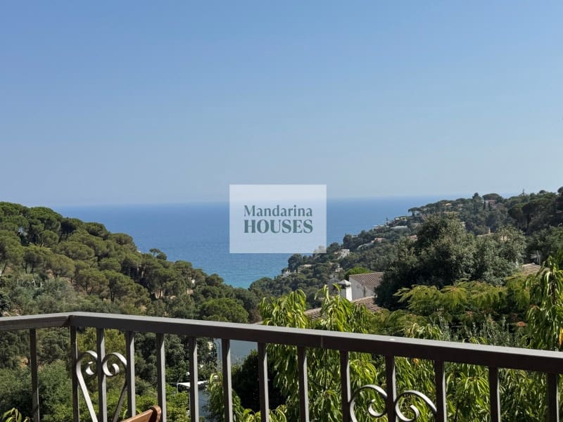 4 bedroom Villa for sale in Tossa de Mar with garage - € 911,000 (Ref: 9937791)