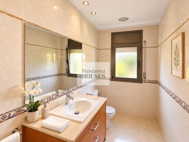 4 soverom Villa til salgs i Tossa de Mar med svømmebasseng garasje - € 911 000 (Ref: 9937791)