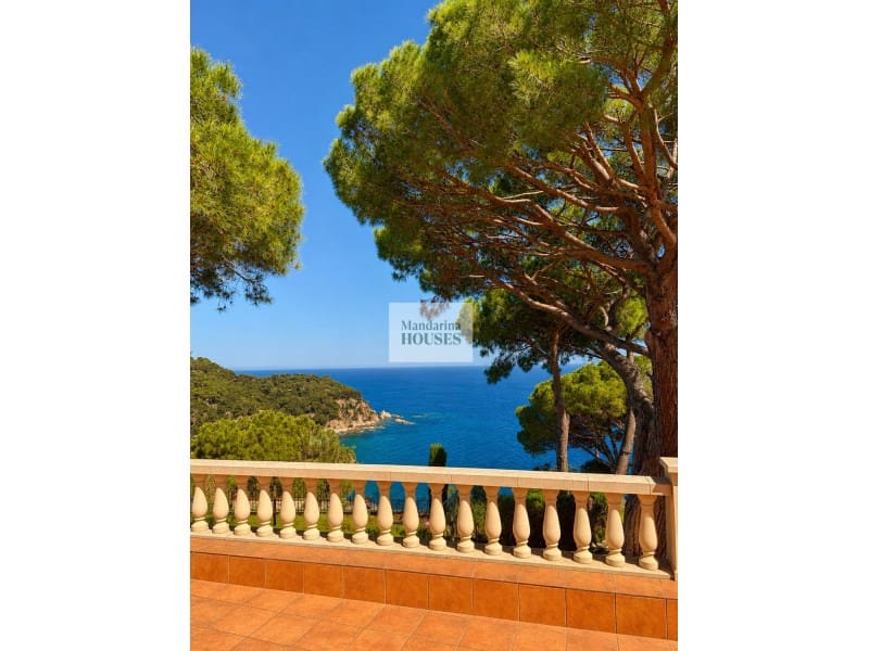 5 bedroom Villa for sale in Lloret de Mar with pool garage - € 3,150,000 (Ref: 9959383)