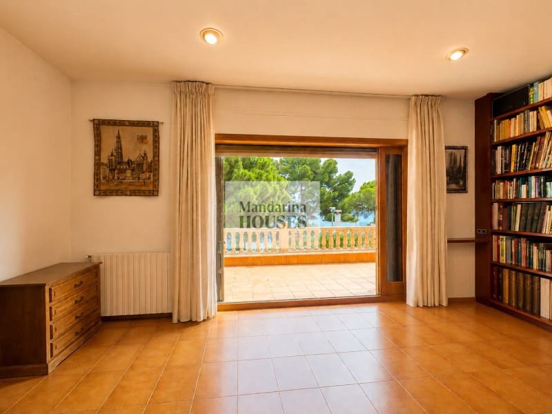 5 bedroom Villa for sale in Lloret de Mar with pool garage - € 3,150,000 (Ref: 9959383)
