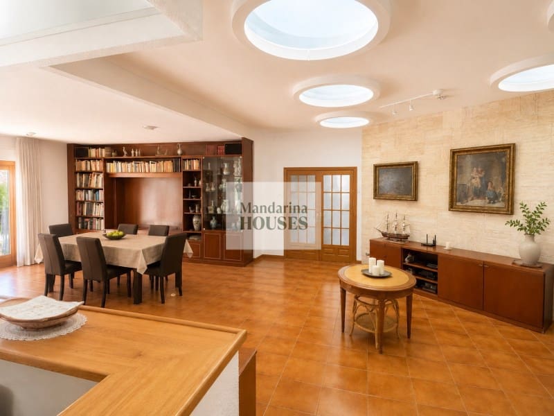 5 bedroom Villa for sale in Lloret de Mar with pool garage - € 3,150,000 (Ref: 9959383)