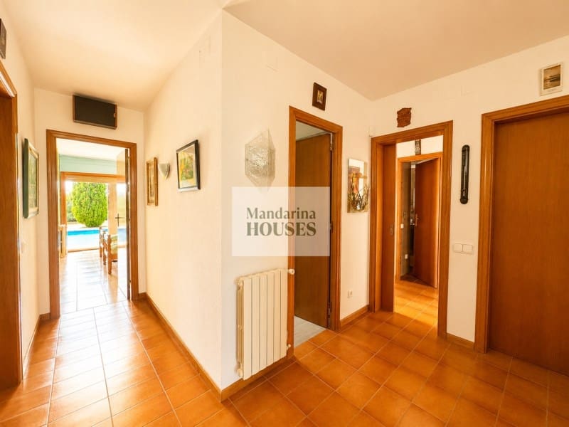 5 bedroom Villa for sale in Lloret de Mar with pool garage - € 3,150,000 (Ref: 9959383)