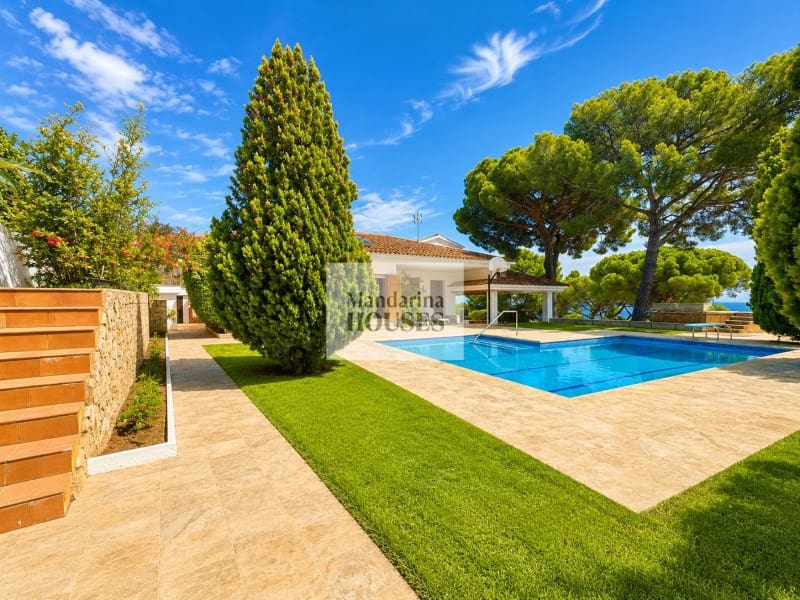 5 bedroom Villa for sale in Lloret de Mar with pool garage - € 3,150,000 (Ref: 9959383)