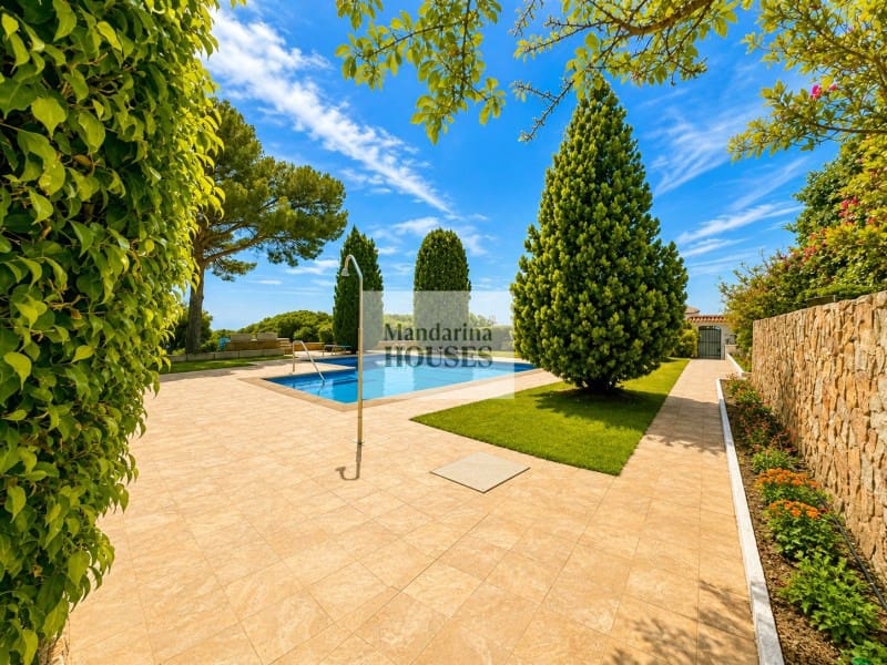 5 bedroom Villa for sale in Lloret de Mar with pool garage - € 3,150,000 (Ref: 9959383)