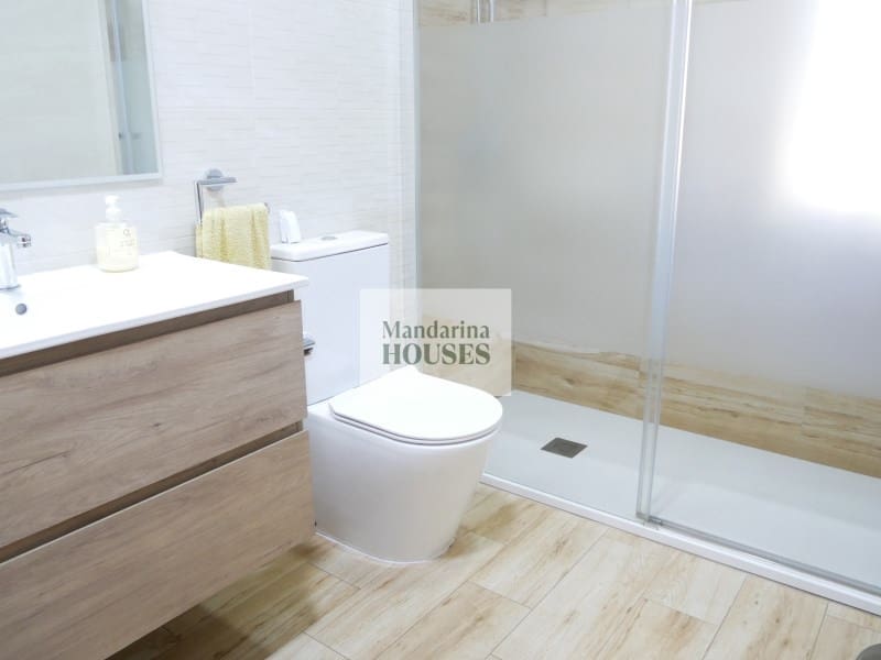 Chalet de 3 habitaciones en Lloret de Mar en venta con piscina garaje - 299.000 € (Ref: 9974987)