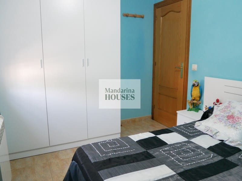 Chalet de 3 habitaciones en Lloret de Mar en venta con piscina garaje - 299.000 € (Ref: 9974987)