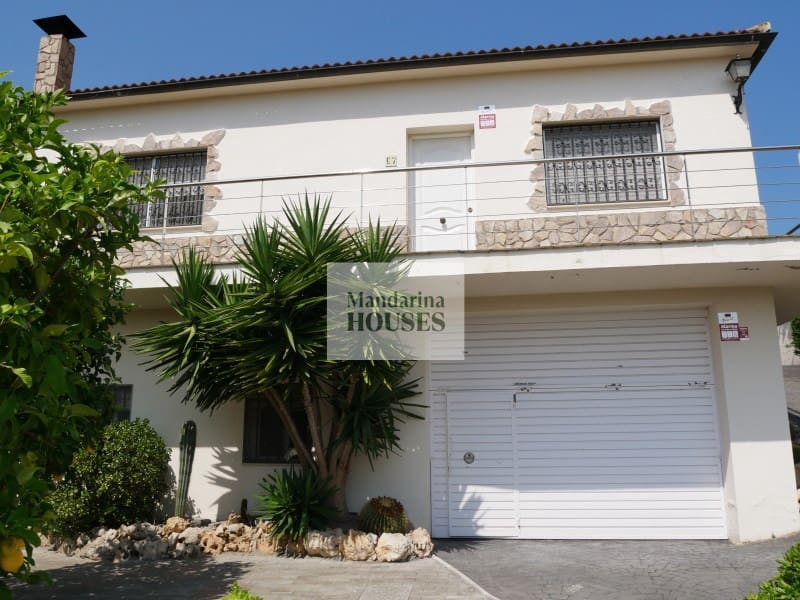 Chalet de 3 habitaciones en Lloret de Mar en venta con piscina garaje - 299.000 € (Ref: 9974987)