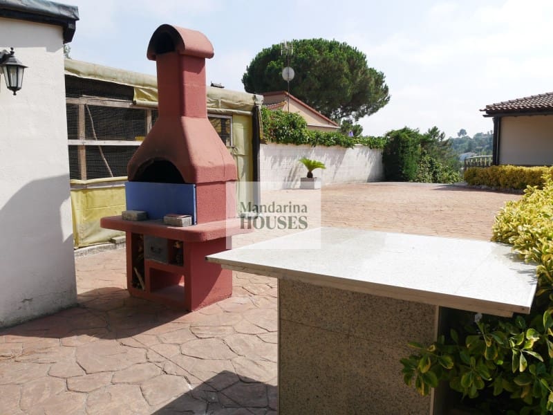 Chalet de 3 habitaciones en Lloret de Mar en venta con piscina garaje - 299.000 € (Ref: 9974987)