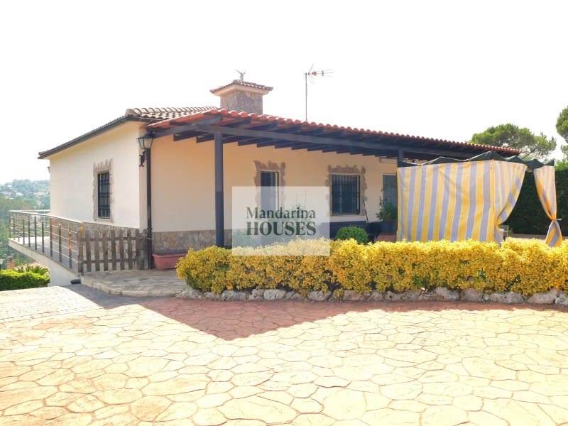 Chalet de 3 habitaciones en Lloret de Mar en venta con piscina garaje - 299.000 € (Ref: 9974987)