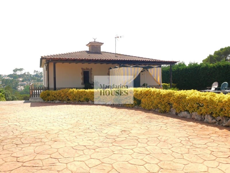 Chalet de 3 habitaciones en Lloret de Mar en venta con piscina garaje - 299.000 € (Ref: 9974987)