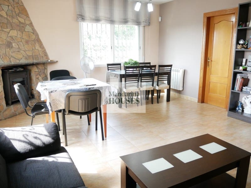 Chalet de 3 habitaciones en Lloret de Mar en venta con piscina garaje - 299.000 € (Ref: 9974987)