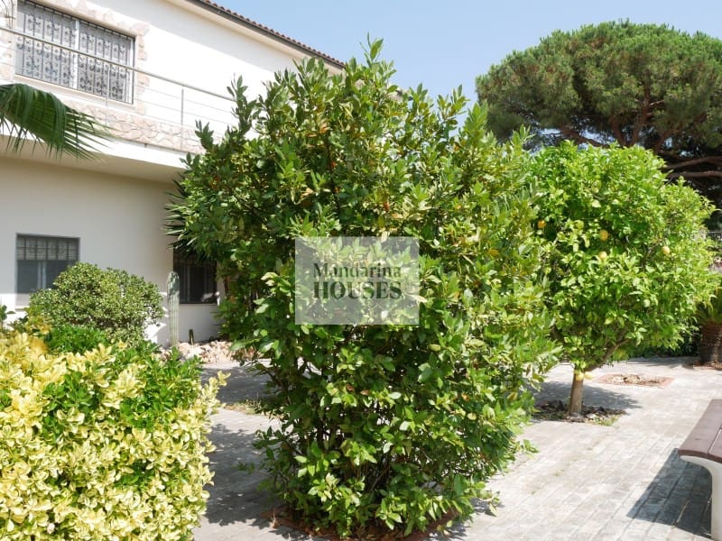 Chalet de 3 habitaciones en Lloret de Mar en venta con piscina garaje - 299.000 € (Ref: 9974987)