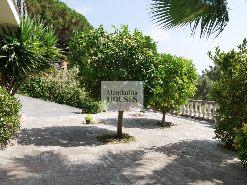 Chalet de 3 habitaciones en Lloret de Mar en venta con piscina garaje - 299.000 € (Ref: 9974987)