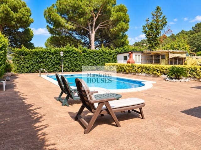 3 sypialnia Willa na sprzedaż w Urbanitzacions del Nord, Lloret de Mar z basenem garażem - 299 000 € (Ref: 9974987)