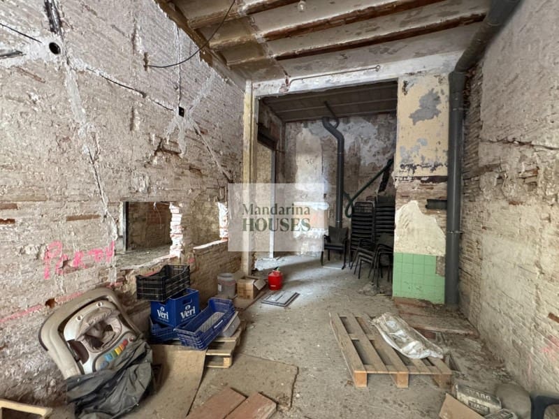 Kommersiell til salgs i Figueres - € 1 860 000 (Ref: 9996758)