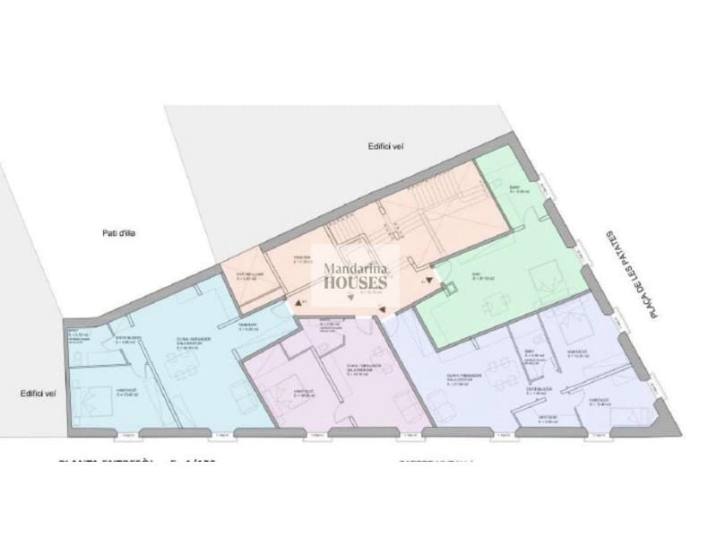 Kommersiell til salgs i Figueres - € 1 860 000 (Ref: 9996758)