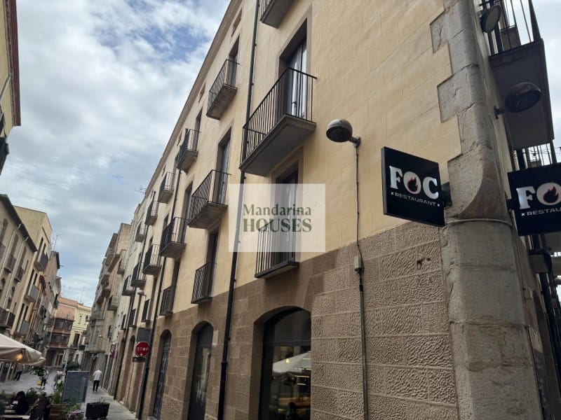 Kommersiell til salgs i Figueres - € 1 860 000 (Ref: 9996758)