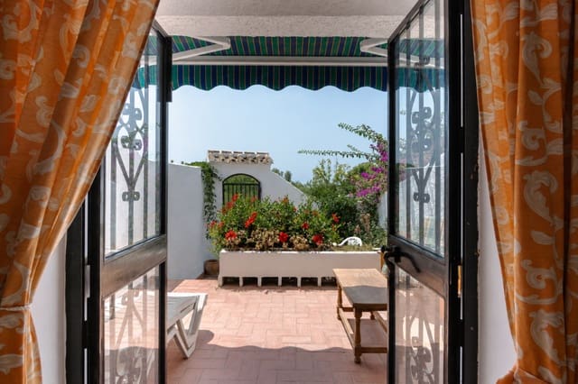 1 makuuhuone Ranta-asunto myytävänä paikassa Capistrano, Nerja mukana uima-altaan - 230 000 € (Ref: 10023532)
