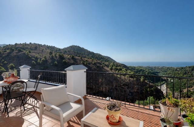 3 slaapkamer Halfvrijstaande villa te koop in Frigiliana met zwembad garage - € 950.000 (Ref: 10029990)