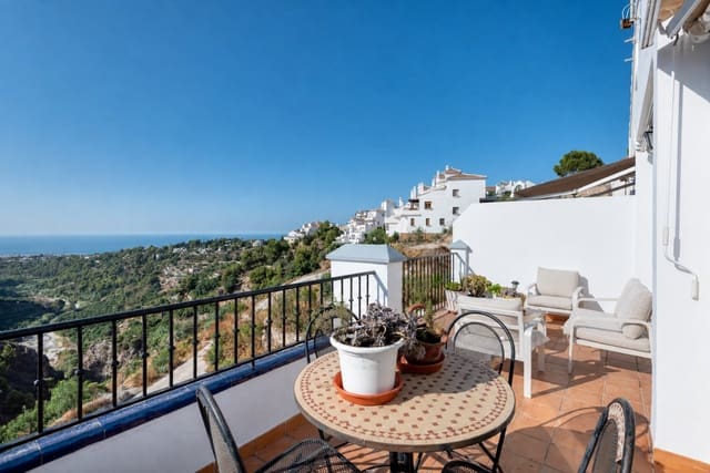3 slaapkamer Halfvrijstaande villa te koop in Frigiliana met zwembad garage - € 950.000 (Ref: 10029990)