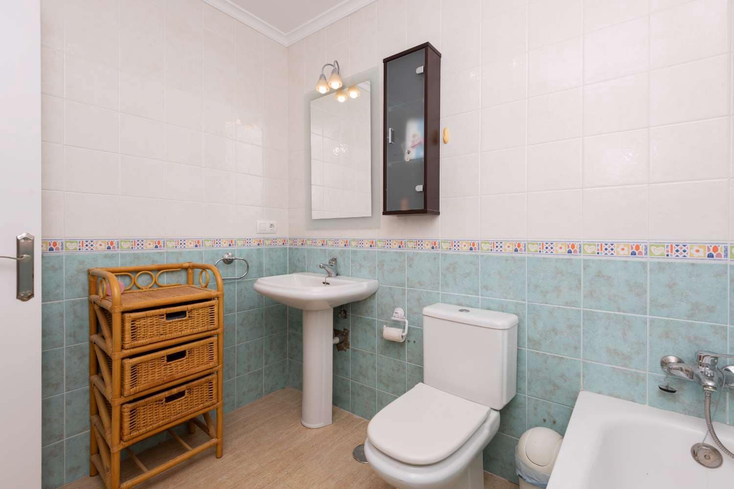 3 slaapkamer Halfvrijstaande villa te koop in Frigiliana met zwembad garage - € 950.000 (Ref: 10029990)