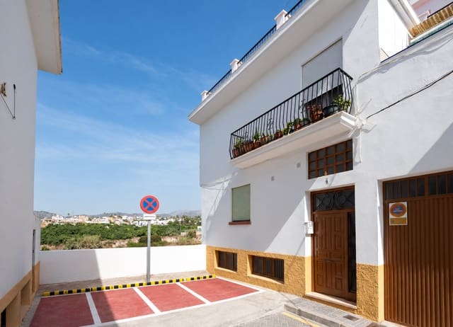 4 bedroom Beach Apartment for sale in Nerja - € 445,500 (Ref: 10061218)