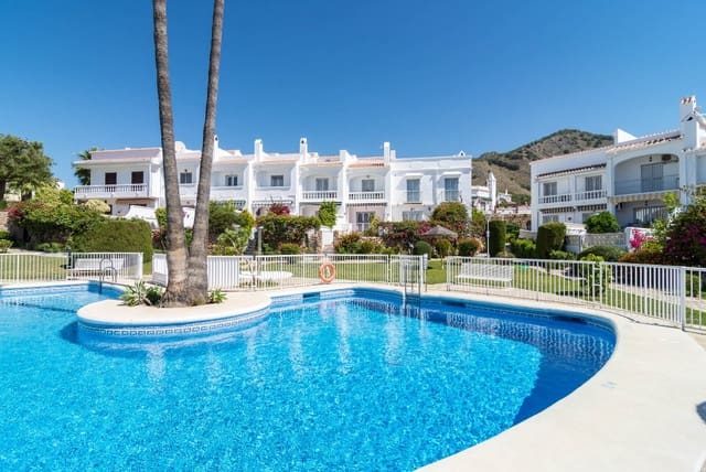 3 sypialnia Dom szeregowy na sprzedaż w Capistrano, Nerja z basenem - 399 000 € (Ref: 10085574)