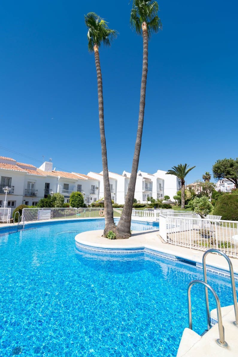 3 sypialnia Dom szeregowy na sprzedaż w Nerja z basenem - 399 000 € (Ref: 10085574)