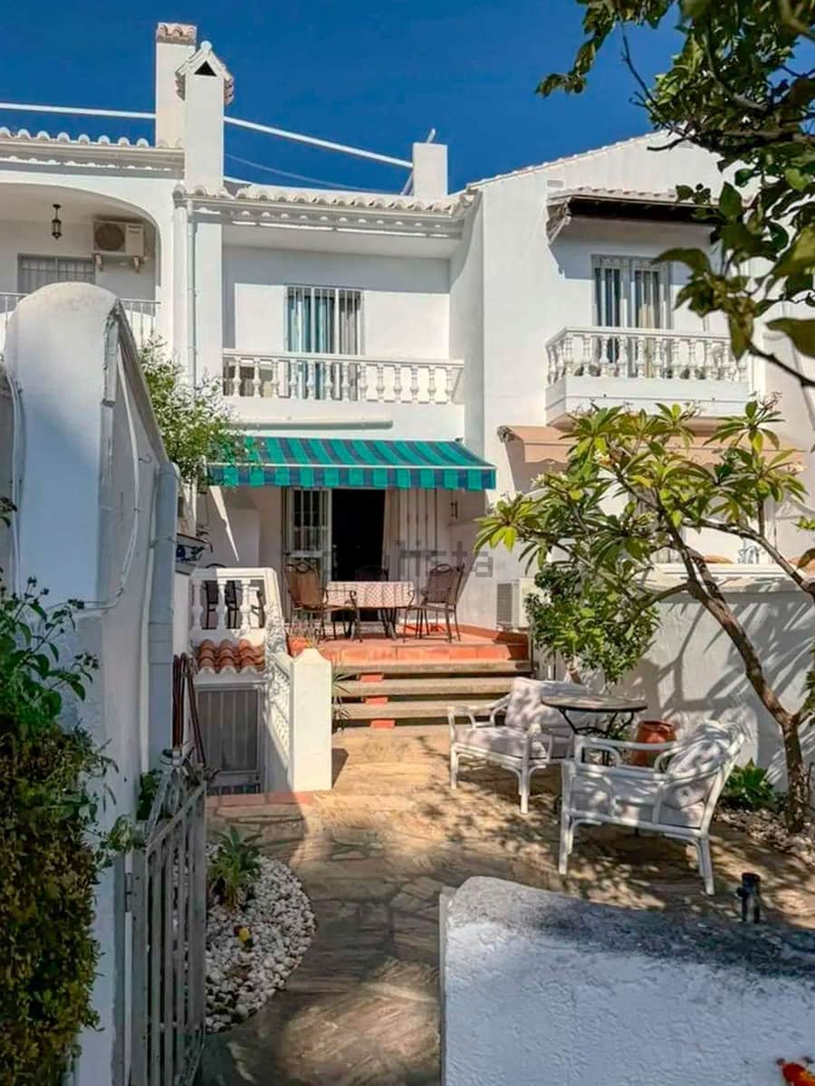 3 sypialnia Dom szeregowy na sprzedaż w Nerja z basenem - 399 000 € (Ref: 10085574)