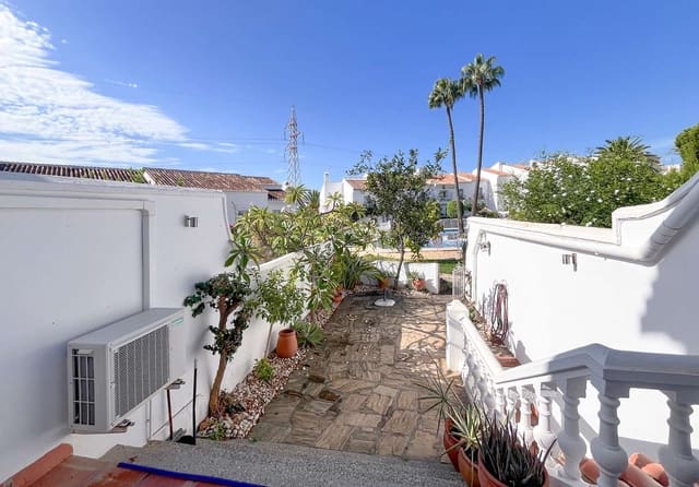 3 sovrum Radhus till salu i Capistrano, Nerja med pool - 399 000 € (Ref: 10085574)