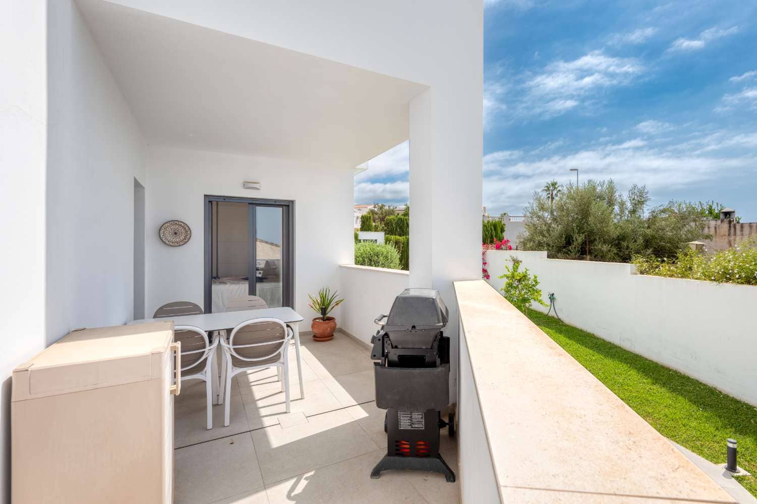 2 makuuhuone Ranta-asunto myytävänä paikassa Nerja mukana uima-altaan 
autotalli - 379 000 € (Ref: 10088810)