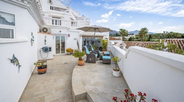 2 sovrum Lägenhet till salu i Capistrano, Nerja med pool - 450 000 € (Ref: 10094155)