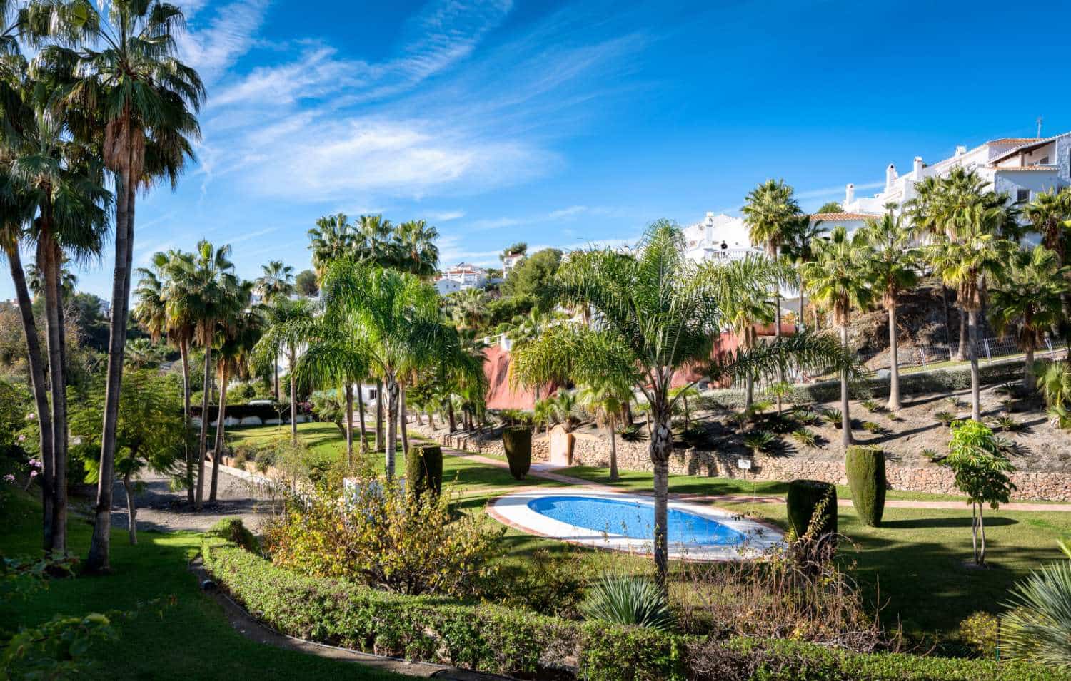 2 bedroom Apartment for sale in Nerja with pool - € 450,000 (Ref: 10094155)