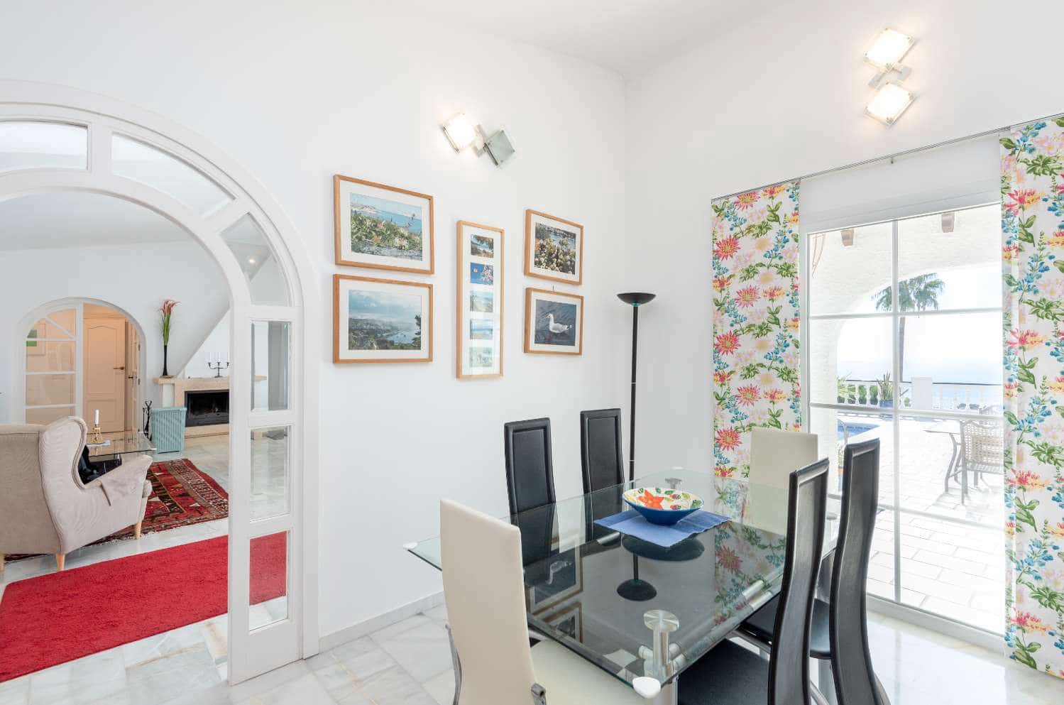 4 Zimmer Villa zu verkaufen in Nerja mit Pool Garage - 749.000 € (Ref: 10150595)